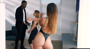 Yeni taşınan zenci komşunun yarrağını tatmaya çalışıyor